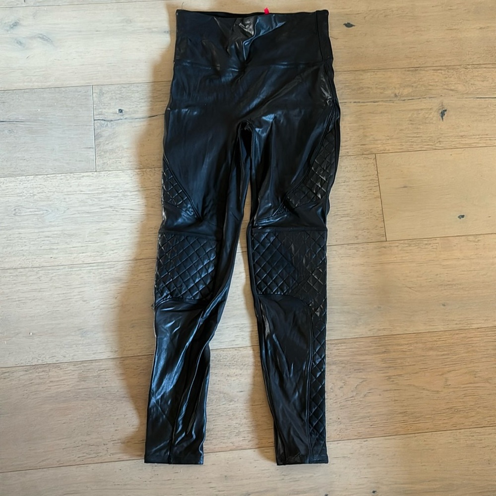 Spanx Viral Faux Leather Leggings Size M